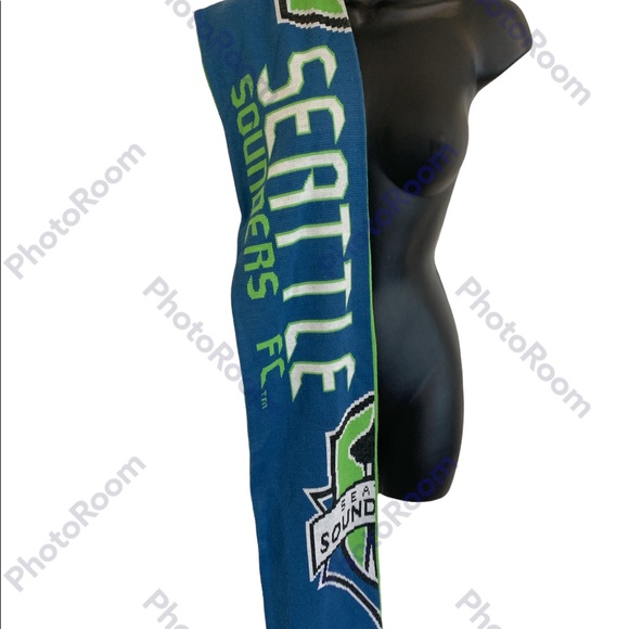 Seattle Sounders FC FanaticsBranded Core Scarf - Rave Green Sports scarf - Picture 8 of 13